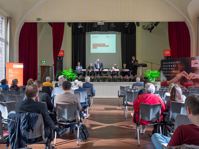 Michael Groß hält ein kurzes Grußwort